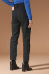 Jeans con bottone gioiello in madreperla - 2