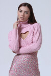 Cropped sweater with heart-shaped cut out - 3
