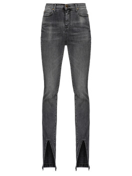 Skinny jeans with slits at the bottom