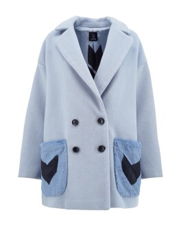 Oversize coat with bicolor pockets
