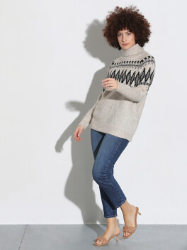 Maglione a collo alto fantasia geometrica - 3