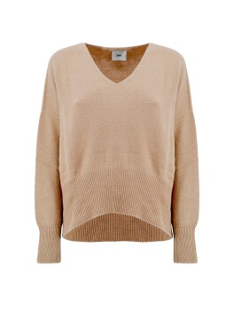 Box model V-neck sweater