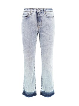 Jeans modello trombetta